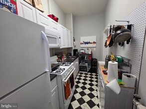 106 S Patterson Park Ave in Baltimore, MD - Building Photo - Building Photo