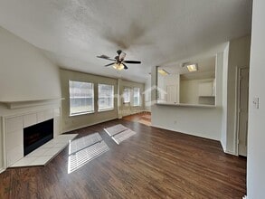 5214 Flax Bourton St in Humble, TX - Foto de edificio - Building Photo