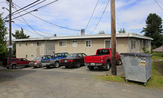 Rucker Court in Everett, WA - Building Photo - Building Photo