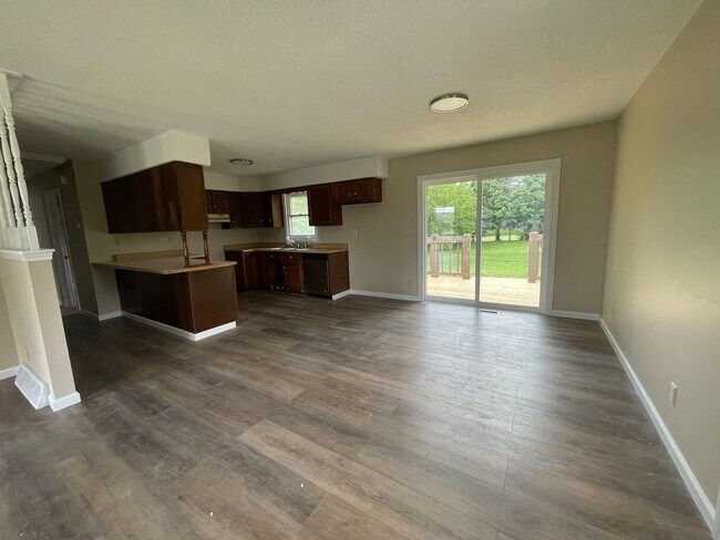 10 Milfred Dr in Bowling Green, MO - Building Photo - Building Photo