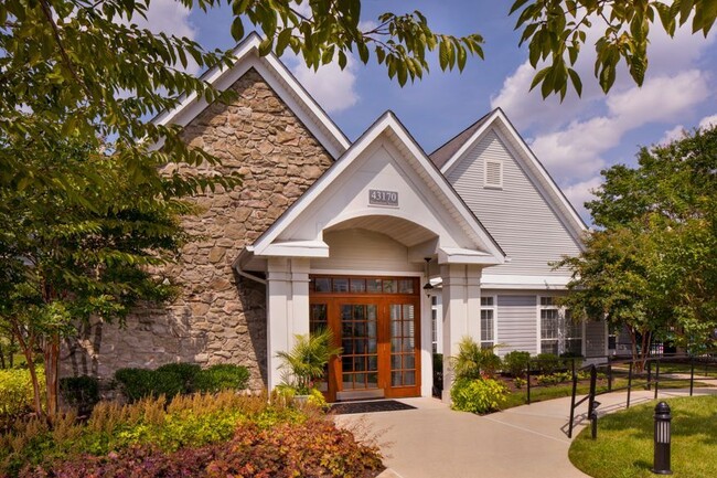 Jefferson Arbors at Broadlands in Ashburn, VA - Foto de edificio - Building Photo