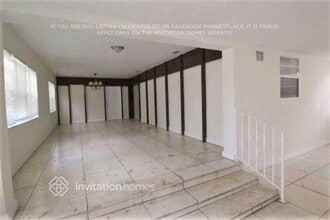 15615 NE 5th Ct in Miami, FL - Building Photo - Building Photo