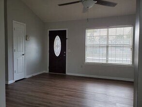 271 Sheila Dr in Hinesville, GA - Building Photo - Building Photo