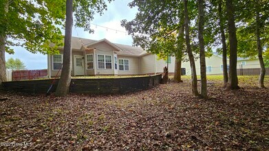 300 Buoy Ct in Swansboro, NC - Building Photo - Building Photo