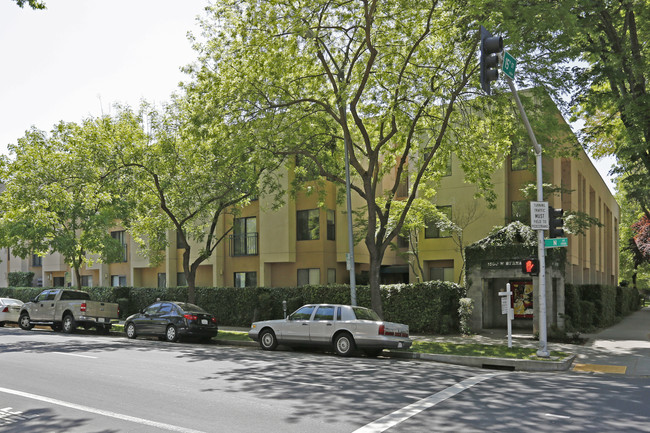 Brannon Court in Sacramento, CA - Foto de edificio - Building Photo