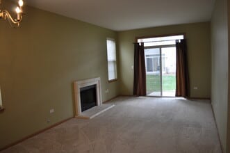 819 Genesee Dr in Naperville, IL - Building Photo - Building Photo