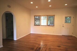 1448 Cochran Ave in Los Angeles, CA - Building Photo - Building Photo