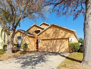2109 Woodsedge Dr in Kissimmee, FL - Building Photo - Building Photo