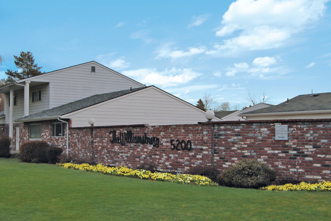 Williamsburg Townhomes in Milwaukie, OR - Building Photo