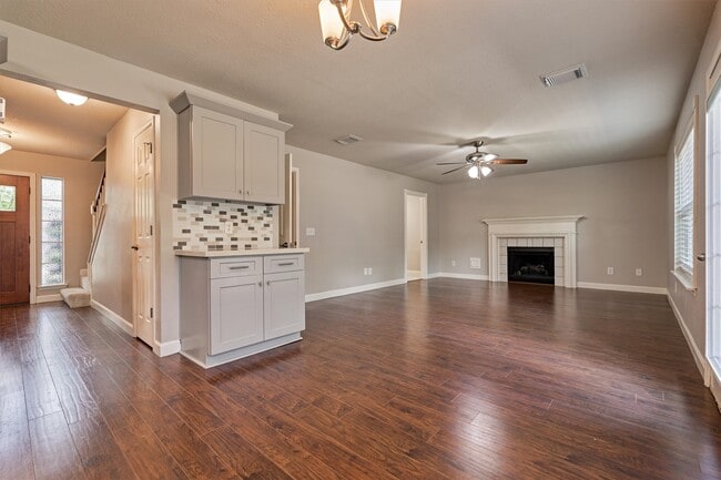property at 170 N Dreamweaver Cir