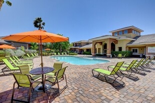 Canyon Villas Apartments in Las Vegas, NV - Building Photo