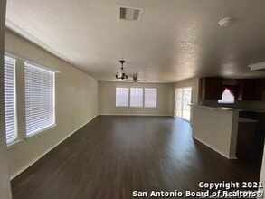 13719 York Woods in San Antonio, TX - Building Photo - Building Photo