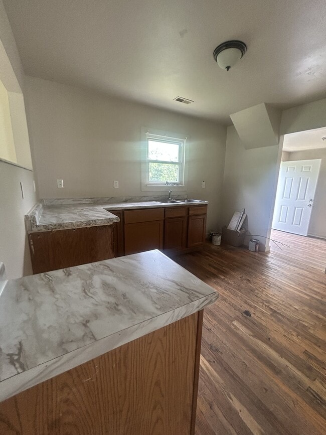 222 Nadine St in Sauget, IL - Building Photo - Building Photo