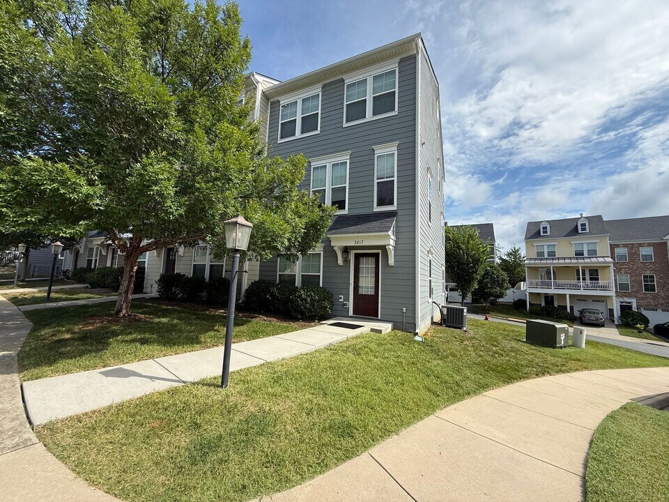 2617 Avinity Pl in Charlottesville, VA - Building Photo