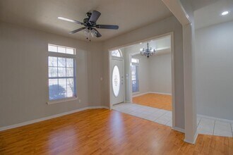 504 Oakwood Blvd in Round Rock, TX - Building Photo - Building Photo