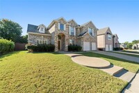 529 Salisbury Dr in Grand Prairie, TX - Foto de edificio - Building Photo