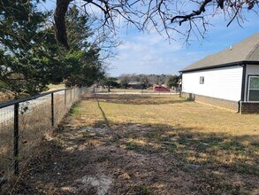 145 CR 126 in Whitesboro, TX - Building Photo - Building Photo