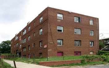 4732 Benning Rd SE in Washington, DC - Building Photo - Building Photo