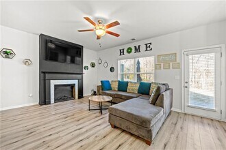 7492 Knoll Hollow Rd in Lithonia, GA - Building Photo - Building Photo