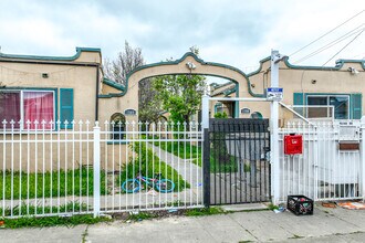 Pueblo Alegre in Oakland, CA - Building Photo - Building Photo