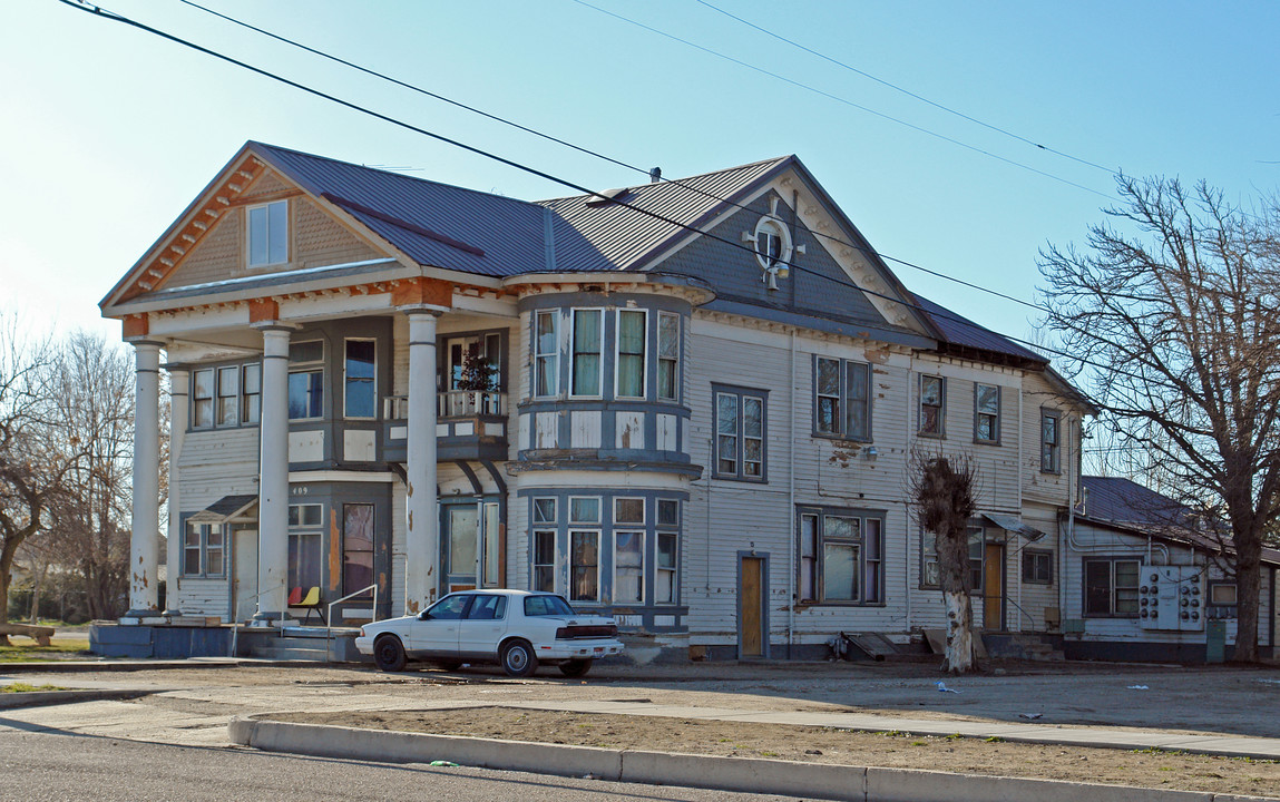 409 N Kimball Ave in Caldwell, ID - Foto de edificio