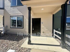 3961 Pinnacles Ct in Evans, CO - Building Photo - Building Photo