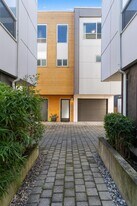 1517 NW 64th St in Seattle, WA - Building Photo