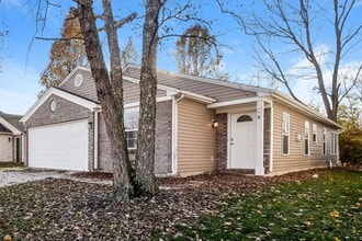 1740 Feather Reed Ln in Greenwood, IN - Building Photo - Building Photo