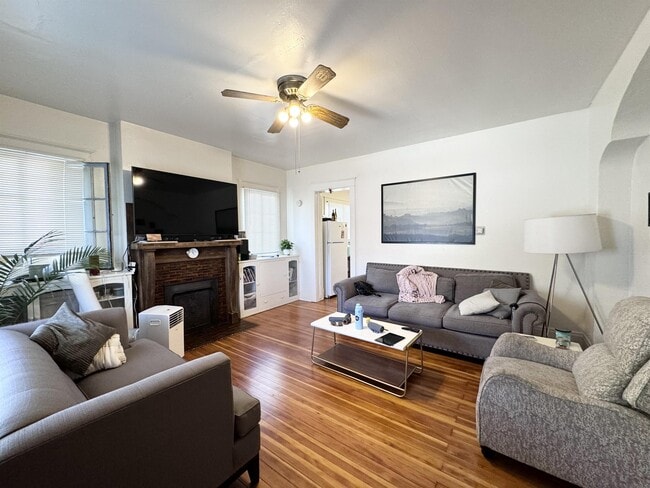 145 W 200 S St in Springville, UT - Building Photo - Building Photo