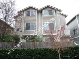 8533 Stone Ave N in Seattle, WA - Building Photo