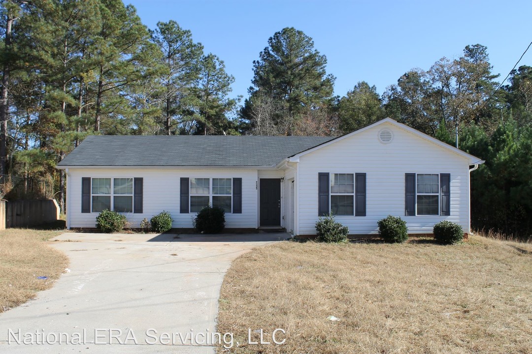 7326 Tiderace Ct in Palmetto, GA - Foto de edificio