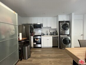 3708 Woodcliff Rd in Los Angeles, CA - Building Photo - Building Photo