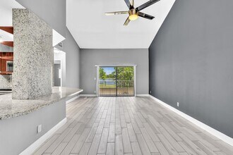 3465 NW 44th St in Lauderdale Lakes, FL - Building Photo - Building Photo