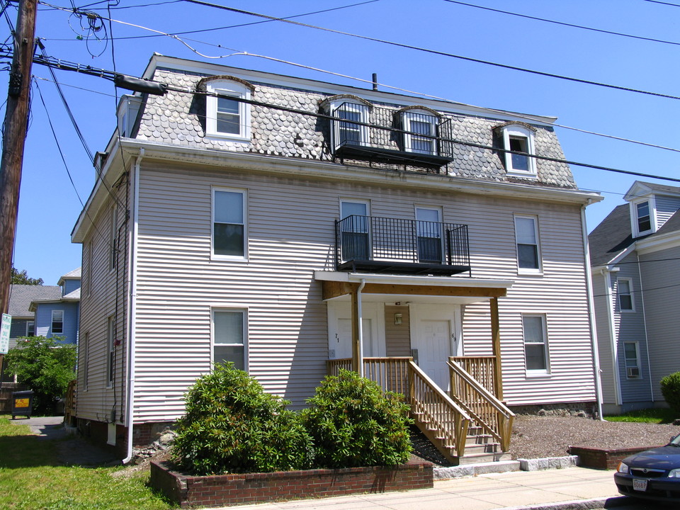 69-71 Cedar St in Malden, MA - Foto de edificio