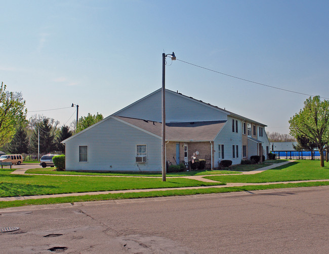 Brubaker Square in New Carlisle, OH - Building Photo - Building Photo