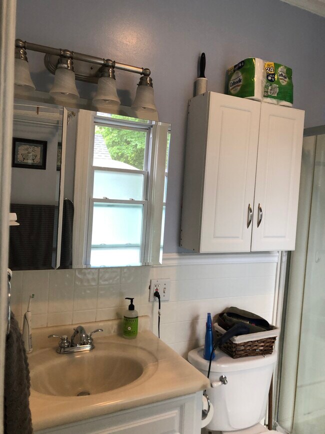 44 Vick Park a, Unit 1 in Rochester, NY - Building Photo - Building Photo