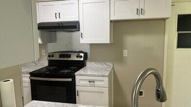 7911 Riata Ave in San Antonio, TX - Building Photo - Building Photo