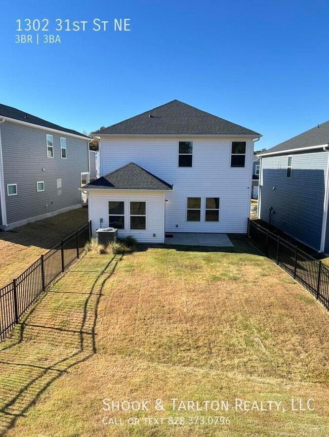 1302 31st St NE in Conover, NC - Building Photo - Building Photo