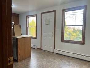 268 College Hwy, Unit 268 in Southampton, MA - Building Photo - Building Photo