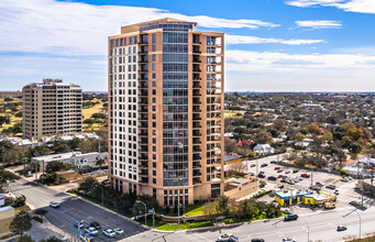 The Broadway in San Antonio, TX - Building Photo - Building Photo