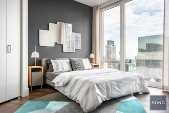 222 E 44th St in New York, NY - Building Photo - Building Photo