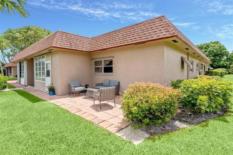 1916 Palmland Dr in Boynton Beach, FL - Building Photo