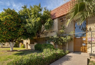 Berridge Villa Apartments in Phoenix, AZ - Foto de edificio - Building Photo