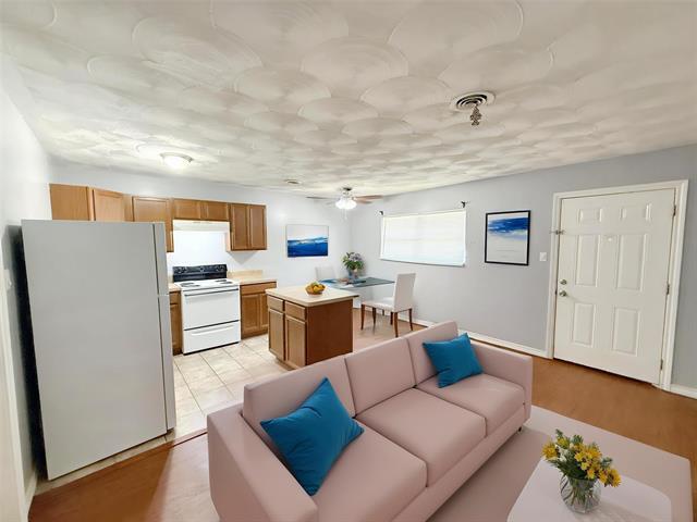 211 Skyway Dr in Euless, TX - Building Photo - Building Photo