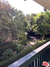 1115 Raintree Cir in Culver City, CA - Building Photo - Building Photo