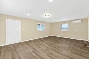 7328 S 16th Dr in Phoenix, AZ - Building Photo