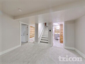 9972 S 730 E in Sandy, UT - Foto de edificio - Building Photo