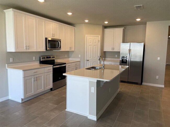 5295 Meredrew Ln in St. Cloud, FL - Building Photo - Building Photo