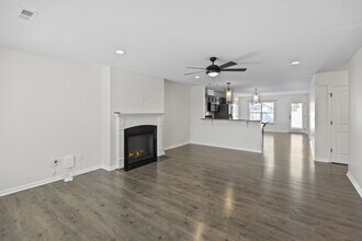 704 Jade Ln in Winterville, NC - Building Photo - Building Photo