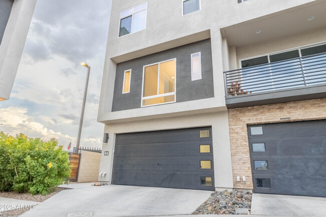 6850 E McDowell Rd in Scottsdale, AZ - Building Photo - Building Photo